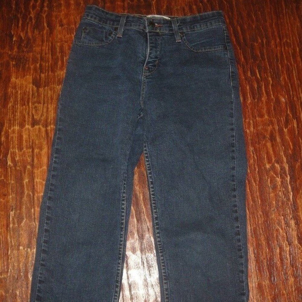 LEVI STRAUSS Signature CAPRI Jeans * STRETCH 5-pkt MED-WASH Denim * sz 4 * EUC